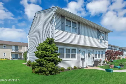 16 California Ct #707, Matawan, NJ 07747