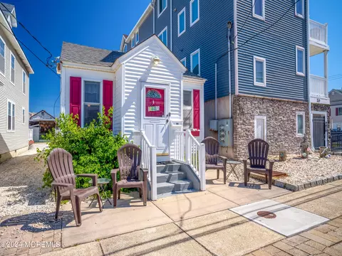 22 Kearney Ave, Seaside Heights, NJ 08751