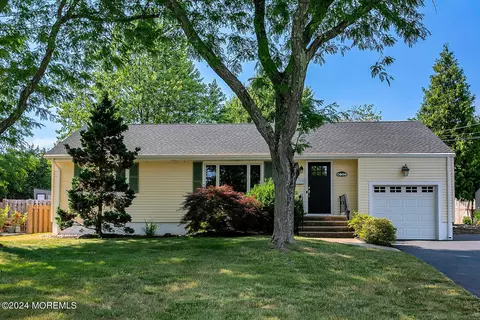 10 Richard Ter, Red Bank, NJ 07701