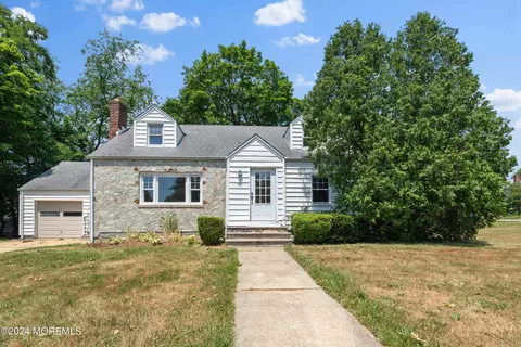 20 Hendrickson Ave, Red Bank, NJ 07701