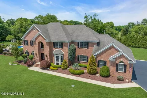 8 Chase Ct, Millstone, NJ 08510