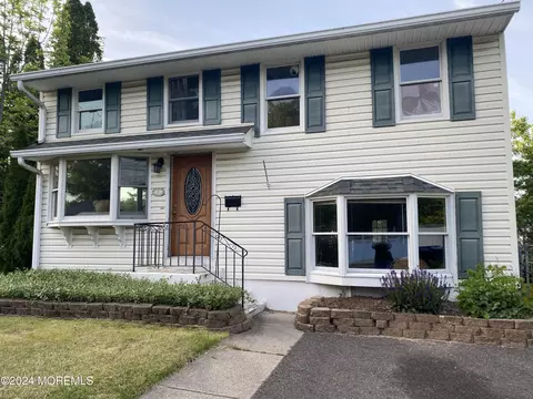 2 Irwin Pl, Lawrenceville, NJ 08648