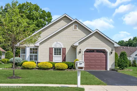 3001 Springwater Ct, Toms River, NJ 08755