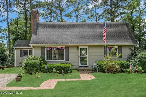 1208 3rd Ave, Toms River, NJ 08757
