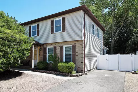 25 Denville St # B, Barnegat, NJ 08005