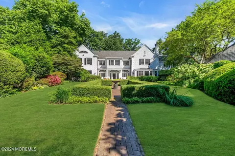 16 Buttonwood Ln, Rumson, NJ 07760 photo 3