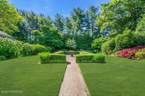 16 Buttonwood Ln, Rumson, NJ 07760 photo 28