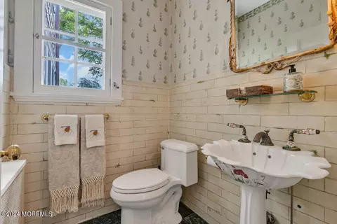 16 Buttonwood Ln, Rumson, NJ 07760 photo 40