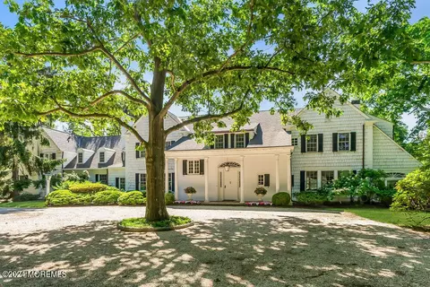 16 Buttonwood Ln, Rumson, NJ 07760 photo 2