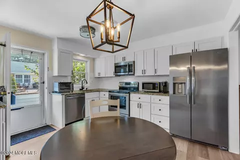 1045 Fife Ct # B, Lakewood, NJ 08701