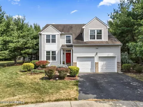30 Mulberry Ln, Holmdel, NJ 07733