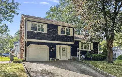 4 Oakland St, Matawan, NJ 07747
