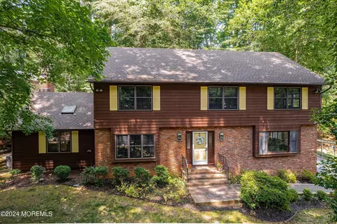 67 Howland Rd, Middletown, NJ 07748