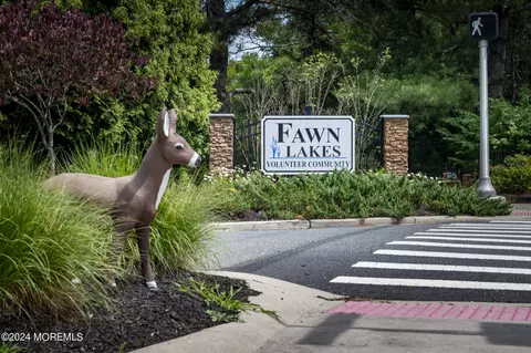 7 Dogwood Rd, Manahawkin, NJ 08050