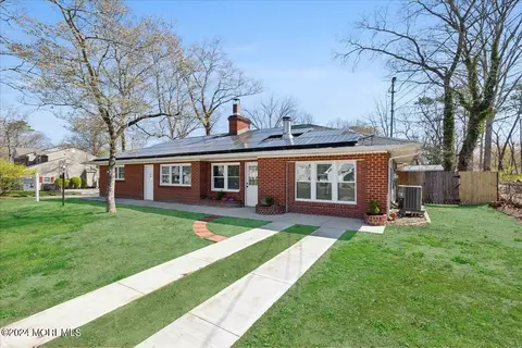 2214 Brookdale Park Dr, Forked River, NJ 08731