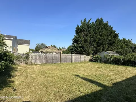 Exterior - 164 Concord Ave, Leonardo, NJ 07737 photo 2 of 3