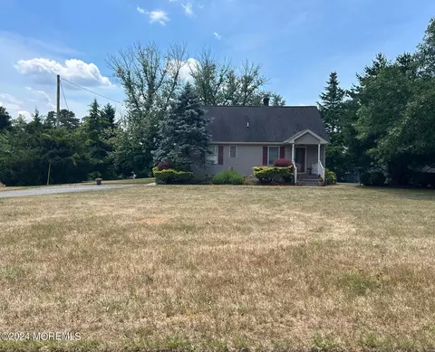 2205 Cedarview Dr, Toms River, NJ 08757