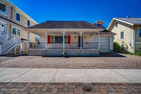 35 Brighton Ave, Seaside Park, NJ 08752