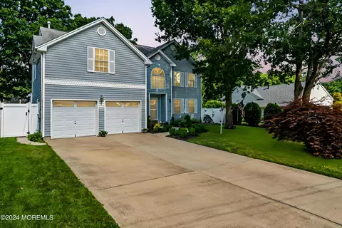 128 Commodore Rd, Manahawkin, NJ 08050