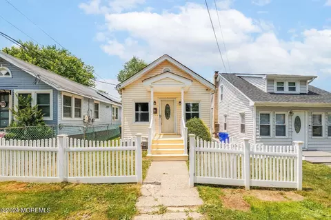 523 Prospect Ave, Laurence Harbor, NJ 08879