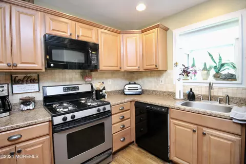 33 W Connecticut, Jackson, NJ 08527 photo 20