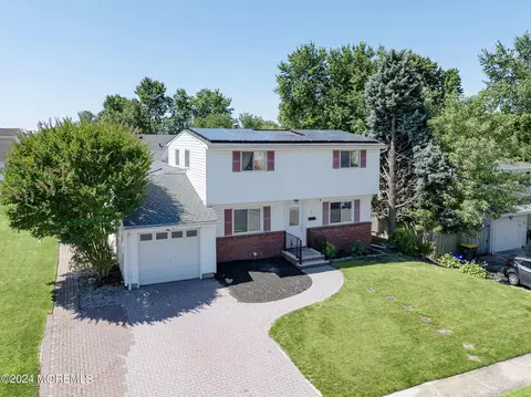 37 Exeter St, Old Bridge, NJ 08857