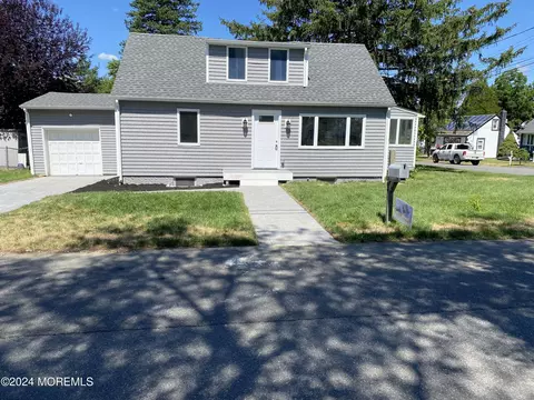 84 Breton Harbors Dr, Toms River, NJ 08753