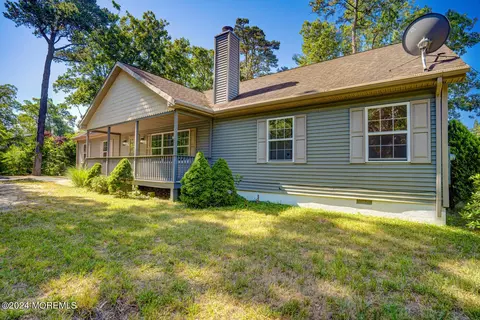715 N Green St, Tuckerton, NJ 08087