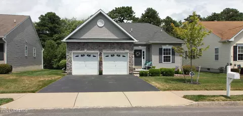 109 Maypink Ln, Howell, NJ 07731