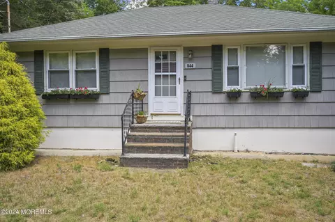 844 Wright Debow Rd, Jackson, NJ 08527 photo 2