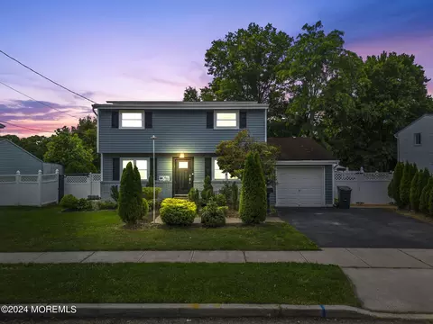 123 Cindy St, Old Bridge, NJ 08857