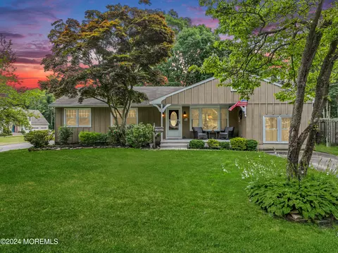 51 Tanglewood Rd, Brick, NJ 08724