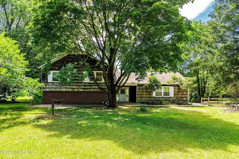 354 Colts Neck Rd, Farmingdale, NJ 07727