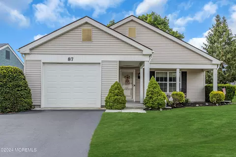 87 Buckingham Dr N, Manchester, NJ 08759