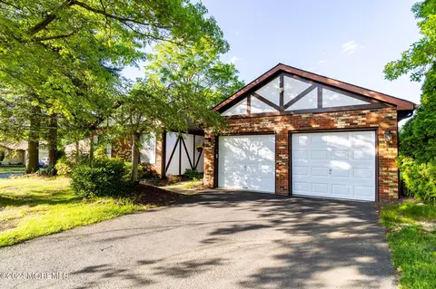 3 Murray Hill Ter, Marlboro, NJ 07746
