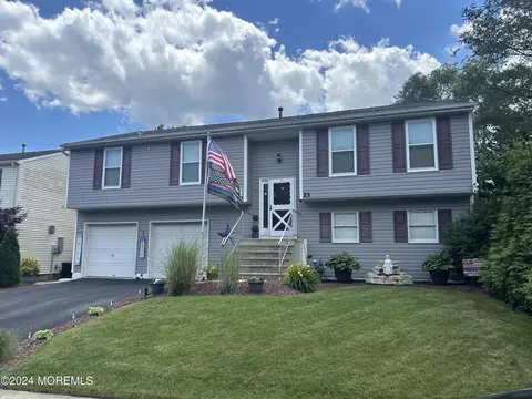 23 Bayside Ave, Barnegat, NJ 08005