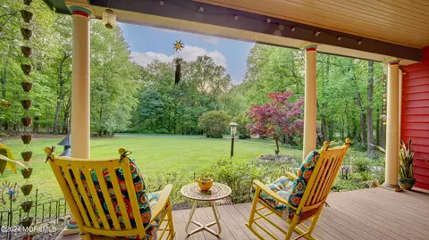 11 Fox Hill Dr, Perrineville, NJ 08535