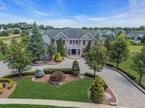 9 Genek Ct, Freehold, NJ 07728