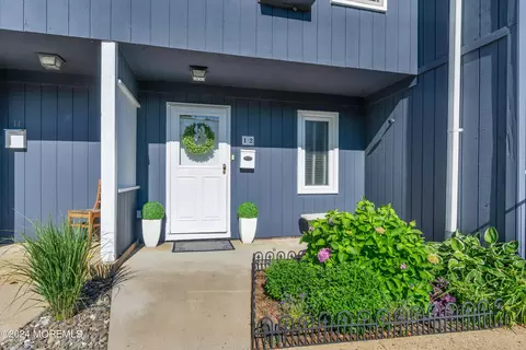 J12 Twinlights Court, Highlands, NJ 07732