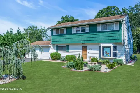 53 Bernad St, Eatontown, NJ 07724