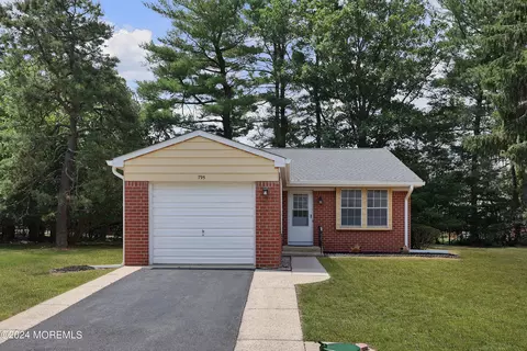 795 Hudson Pkwy, Manchester, NJ 08759