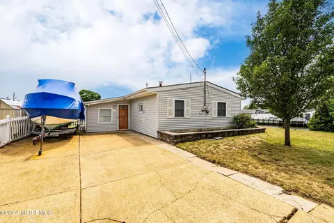 74 W Anchor Dr, Little Egg Harbor, NJ 08087