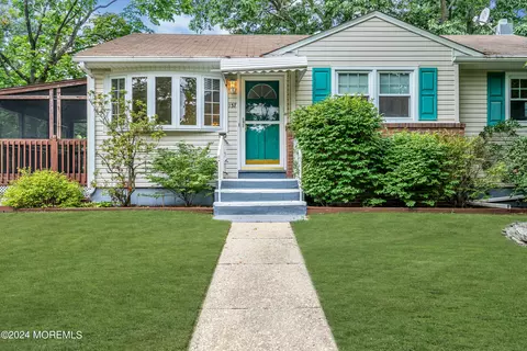 137 Overlook Dr, Neptune City, NJ 07753