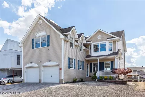168 Royal Dr, Brick, NJ 08723