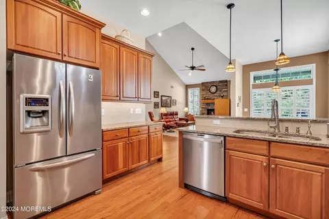 Kitchen - 26 Dunberry Dr, Forked River, NJ 08731 photo 5 of 6