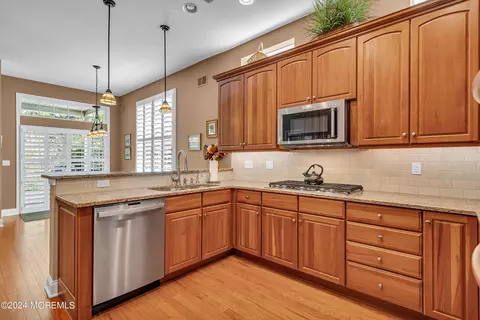 Kitchen - 26 Dunberry Dr, Forked River, NJ 08731 photo 4 of 6