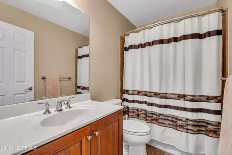 Bath - 26 Dunberry Dr, Forked River, NJ 08731 photo 4 of 4