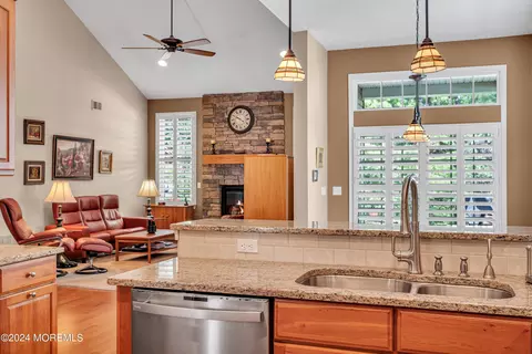 Kitchen - 26 Dunberry Dr, Forked River, NJ 08731 photo 6 of 6
