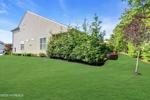 Exterior - 26 Dunberry Dr, Forked River, NJ 08731 photo 7 of 11