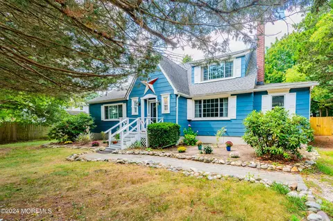 504 Cedar St, Tuckerton, NJ 08087
